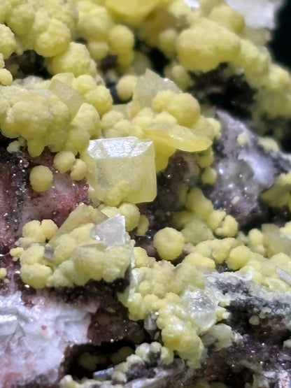 Wulfenite with Mimetite and Calcite