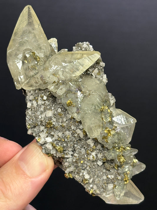 Chalcopyrite included Calcite with Dolomite