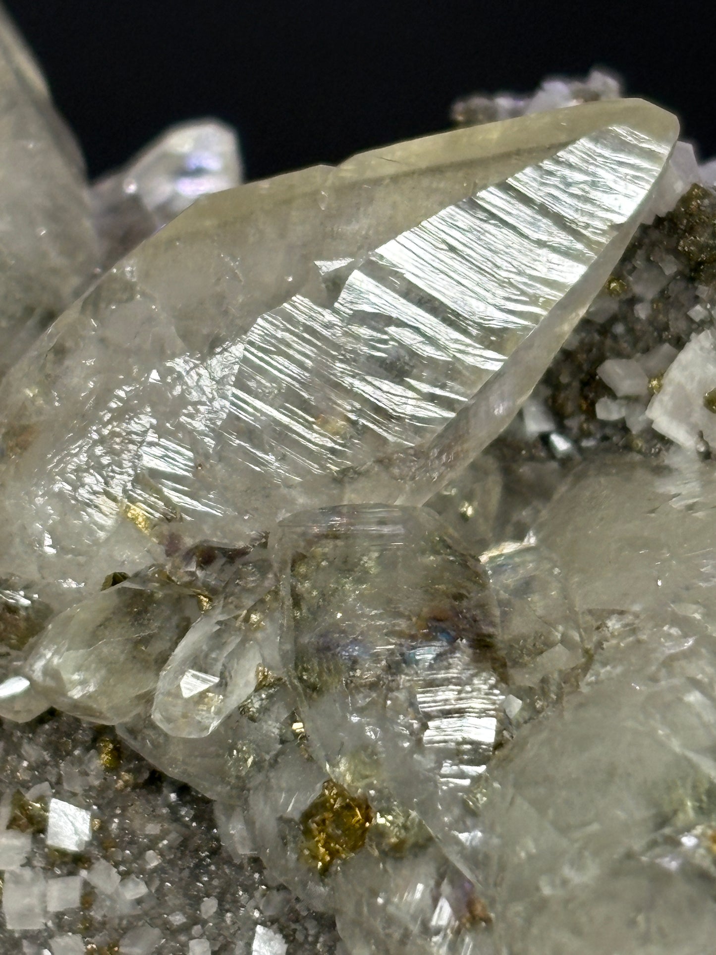 Chalcopyrite included Calcite with Dolomite