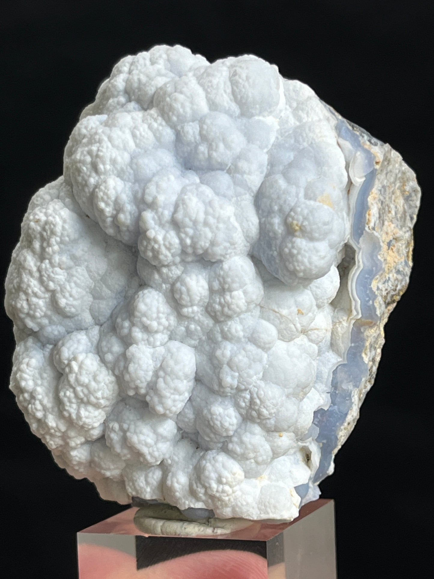 Chalcedony over anhydrite