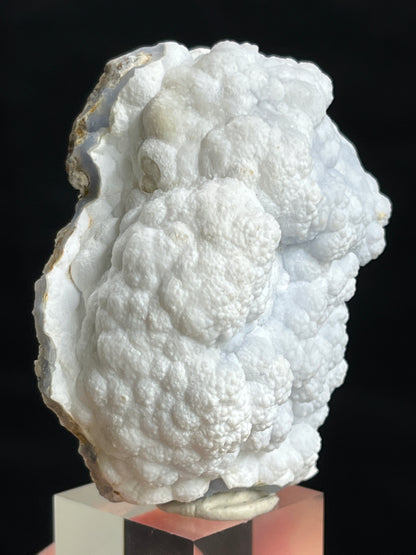 Chalcedony over anhydrite