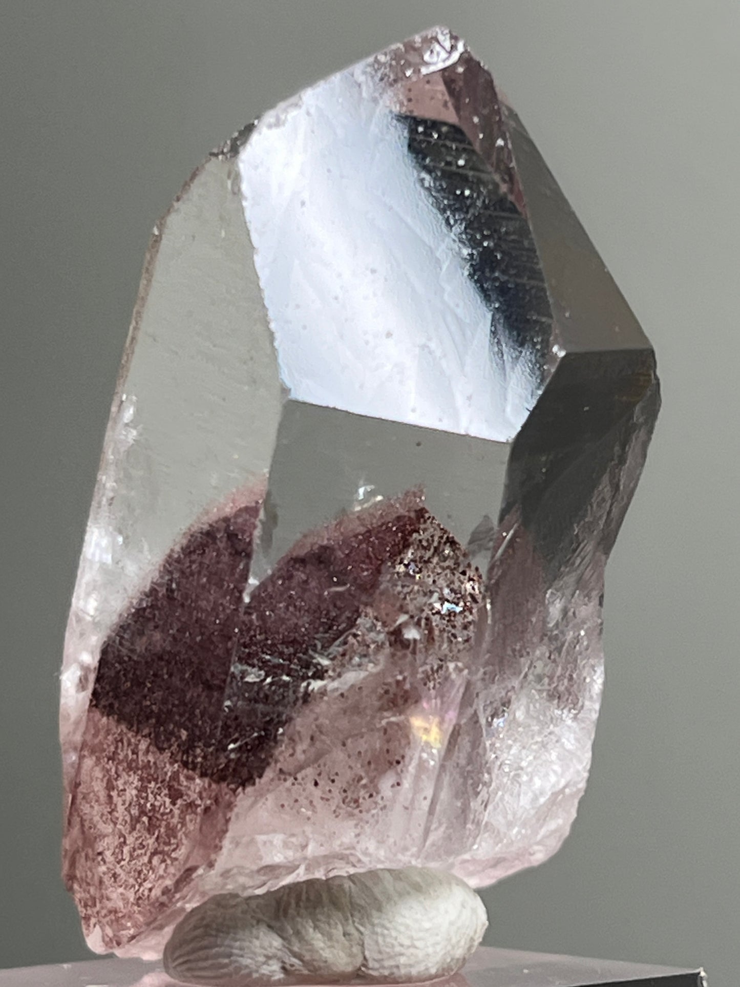 Hematite phantom quartz