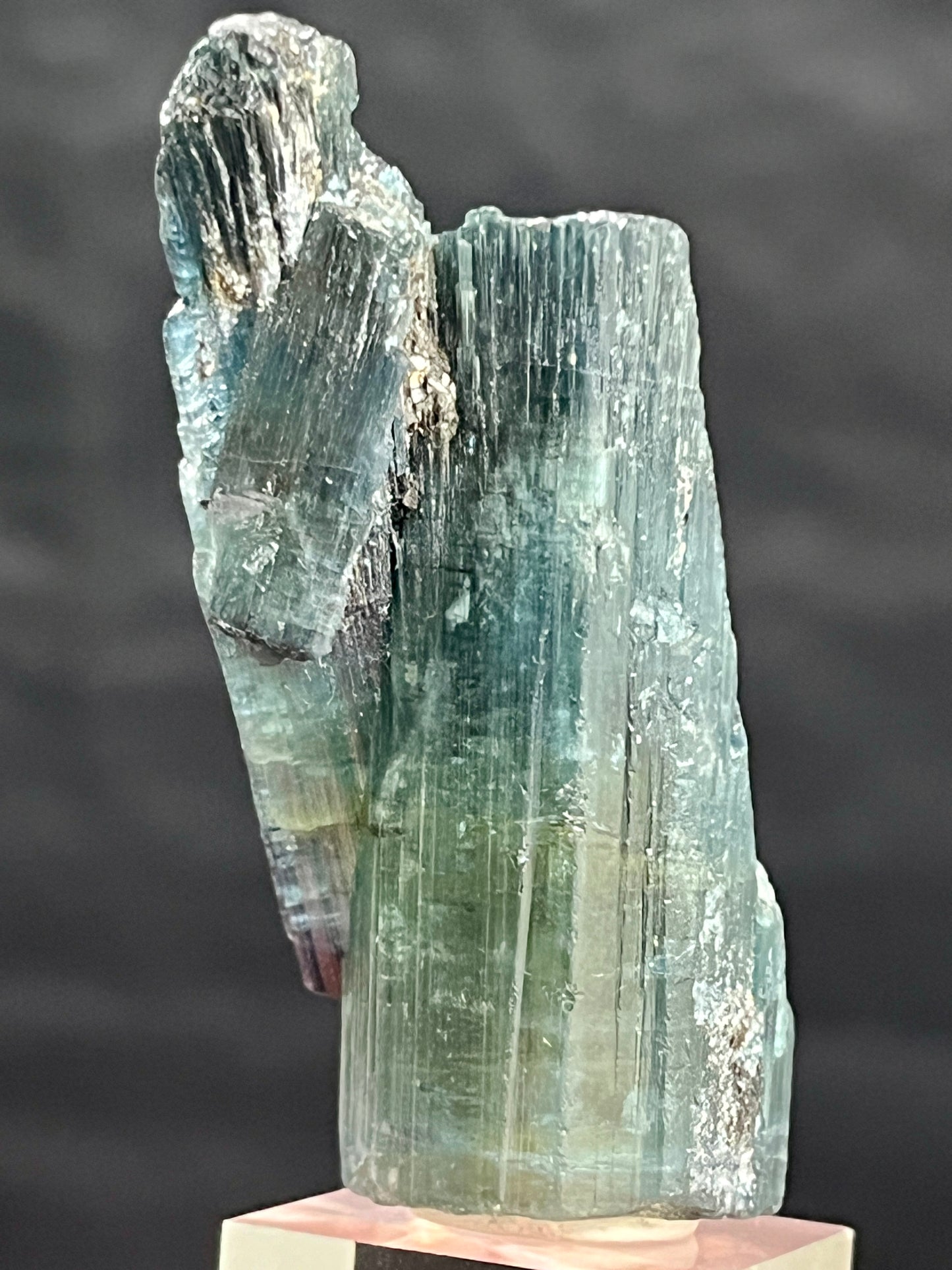 Indicolite tourmaline from Sapo mine