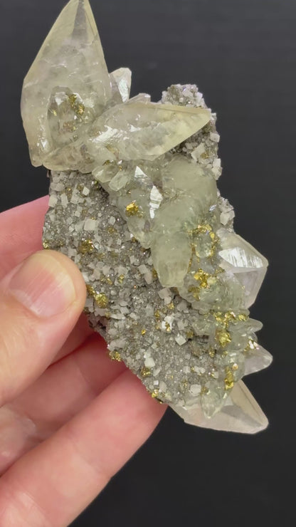 Chalcopyrite included Calcite with Dolomite