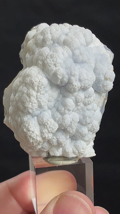 Chalcedony over anhydrite